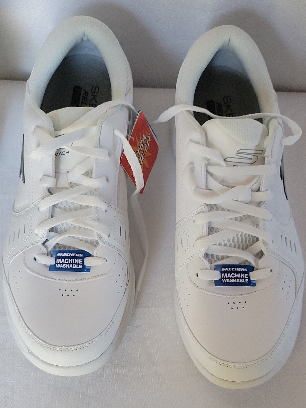 Skechers Withe Atletic Relaxed fit Pickleball  Ultra Fligh Cushioning size 10